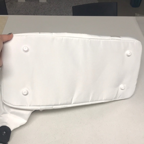 🆕 Lacoste White Weekender Bag - Picture 5 of 7